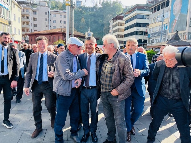 CHP Grup Başkan Vekili Özgür Özel, Rize'de 26