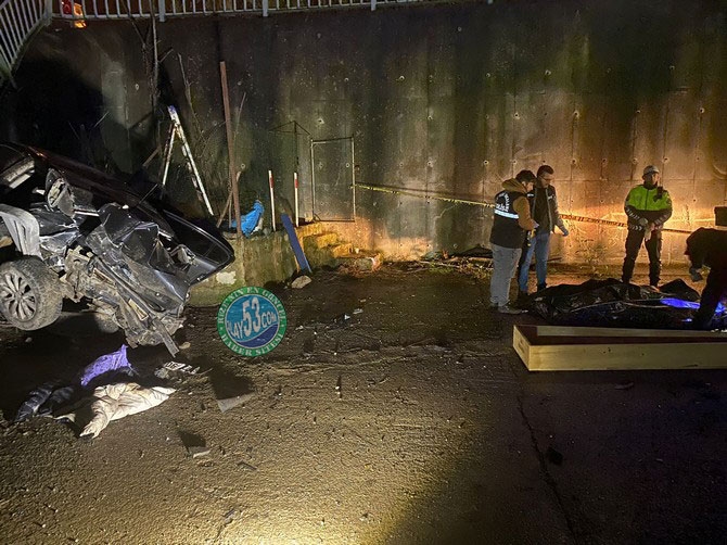 Rize'de Trafik Kazası 2 ölü, 3 Yaralı 12