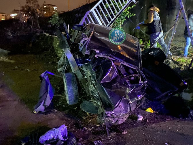 Rize'de Trafik Kazası 2 ölü, 3 Yaralı 8