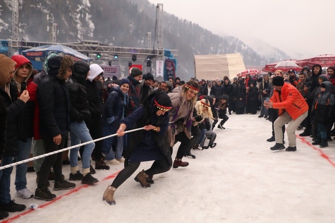 Rize'de "15. Ayder Kar Festivali" başladı 16