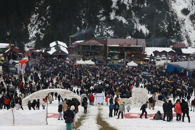 Rize'de "15. Ayder Kar Festivali" başladı 6