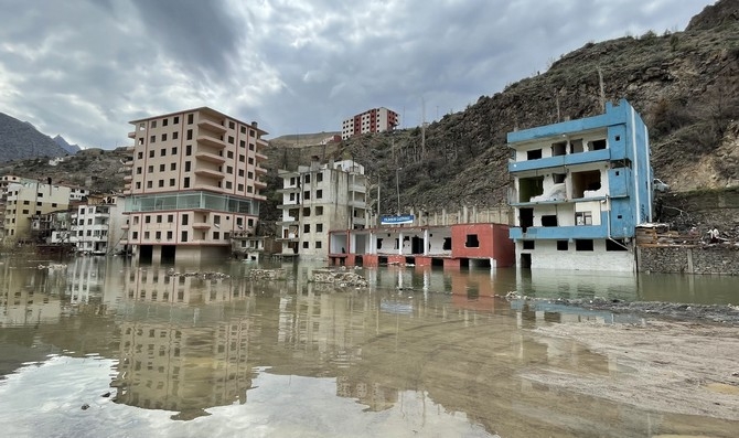 Yusufeli'nin eski ilçe merkezi baraj suları altında kalmaya başladı 13