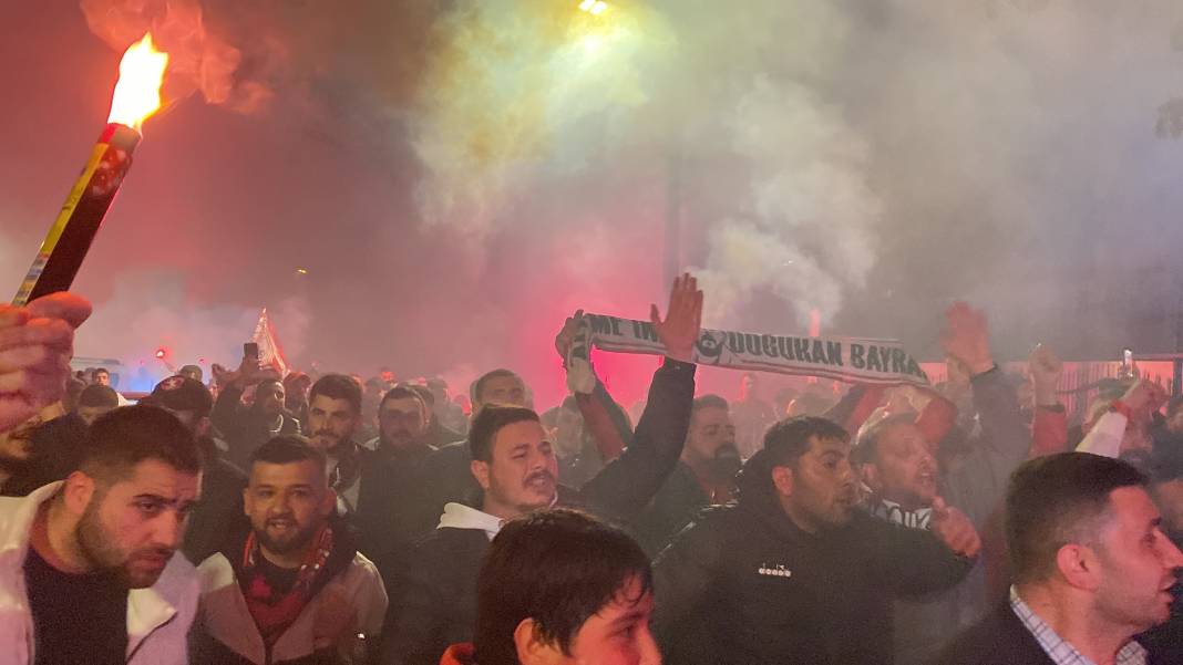 Samsunspor taraftarı, 11 yıl sonra Süper Lig'e dönmeyi kutladı 4