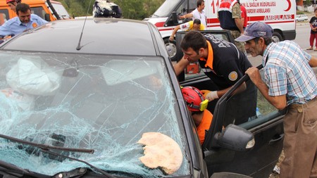 Rizeli Aile Kaza Geçirdi 2 Ölü 3 Yaralı 3