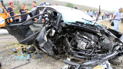 Rizeli Aile Kaza Geçirdi 2 Ölü 3 Yaralı