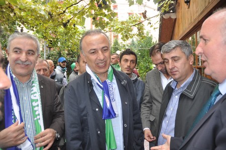 Rizespor Taraftarları Bursasporlu Taraftarları Çiçeklerle Karşıladı 46