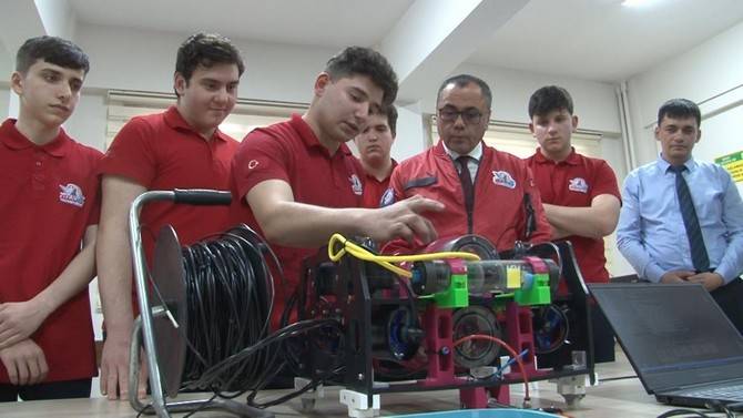 Rize'de meslek lisesi öğrencileri, su altı sistemleri araçlarıyla TEKNOFEST'te yarışacak 12
