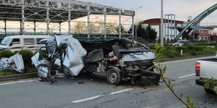 Rize'de hurdaya dönen aracın sahibi yaralandı