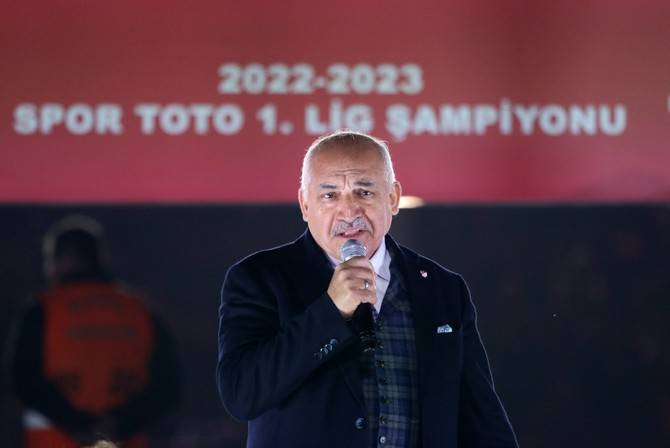 Süper Lig'e yükselen Samsunspor kupasını aldı 14
