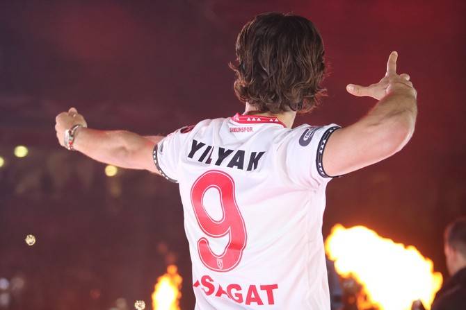 Süper Lig'e yükselen Samsunspor kupasını aldı 21