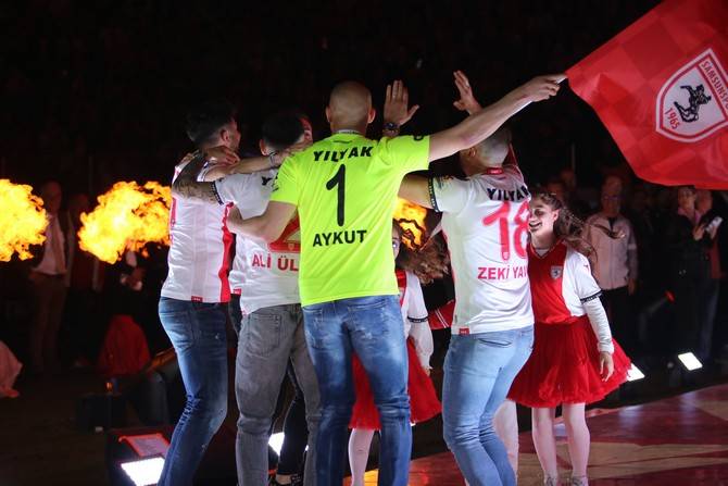 Süper Lig'e yükselen Samsunspor kupasını aldı 38