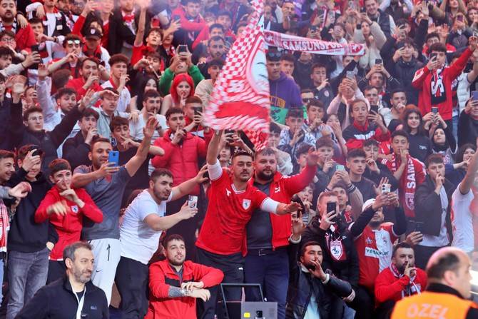 Süper Lig'e yükselen Samsunspor kupasını aldı 4