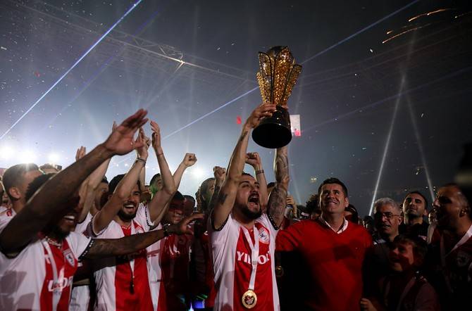 Süper Lig'e yükselen Samsunspor kupasını aldı 5