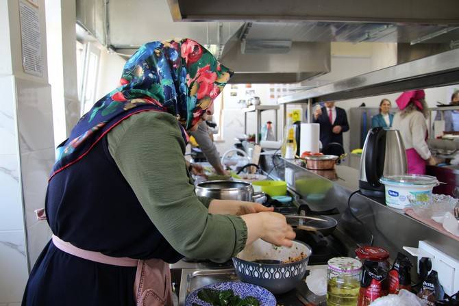 Rize’de öğretmenler en güzel yemeği yapmak için yarıştı 15