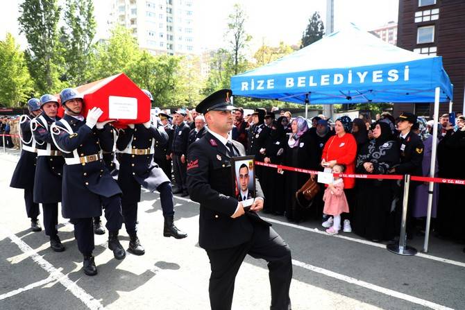 Rize’de Kalp Krizi Sonucu Hayatını Kaybeden Uzman Çavuş Kantaroğlu İçin Tören Düzenlendi 53