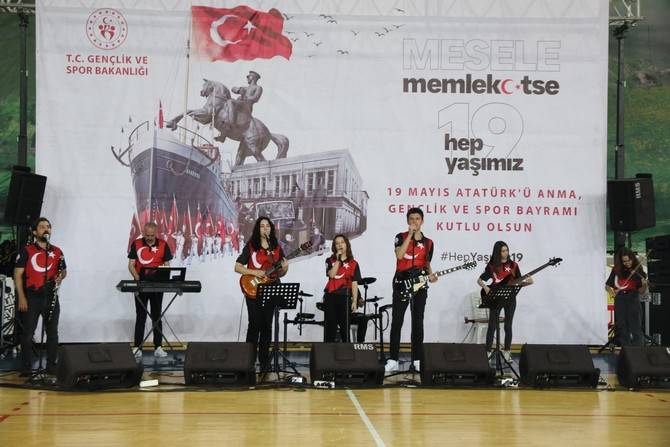 Rize’de 19 Mayıs Atatürk'ü Anma Gençlik ve Spor Bayramı coşkuyla kutlandı 22