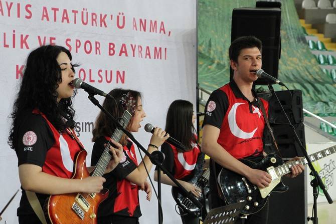 Rize’de 19 Mayıs Atatürk'ü Anma Gençlik ve Spor Bayramı coşkuyla kutlandı 5