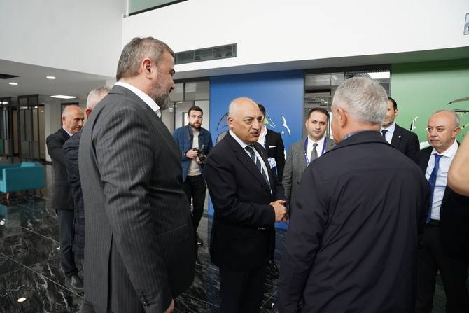 TFF Başkanı Büyükekşi Akademi Ziyaretlerine Çaykur Rizespor ile Devam Etti 13