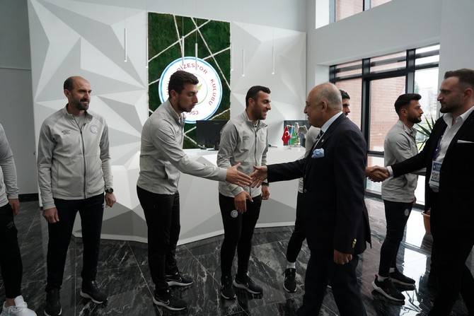 TFF Başkanı Büyükekşi Akademi Ziyaretlerine Çaykur Rizespor ile Devam Etti 5