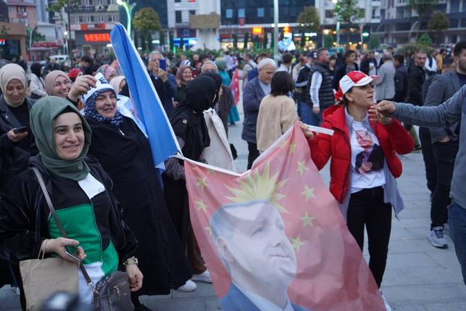 Cumhurbaşkanı Erdoğan’ın hemşehrileri kutlamalara başladı 13