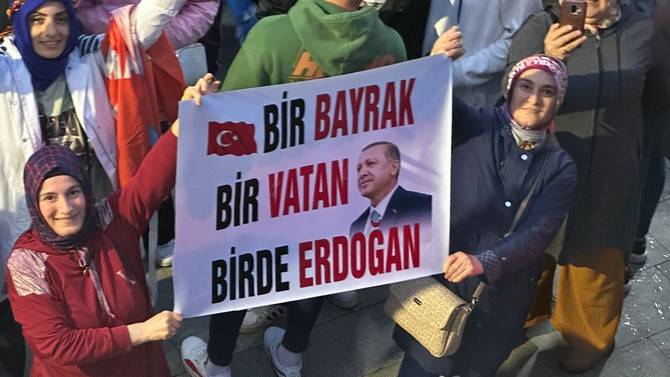 Cumhurbaşkanı Erdoğan’ın hemşehrileri kutlamalara başladı 5