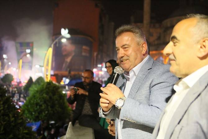 Cumhurbaşkanı Erdoğan'ın seçim başarısı Rize'de kutlanıyor 10