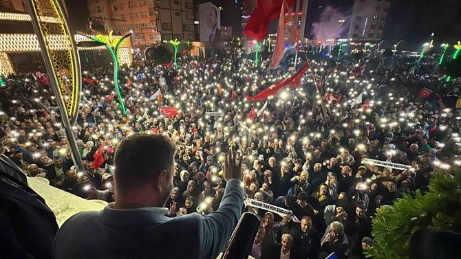 Cumhurbaşkanı Erdoğan'ın seçim başarısı Rize'de kutlanıyor 17