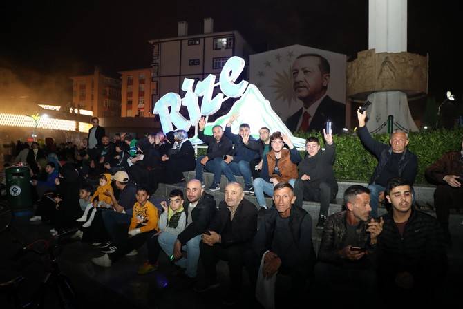 Cumhurbaşkanı Erdoğan'ın seçim başarısı Rize'de kutlanıyor 2