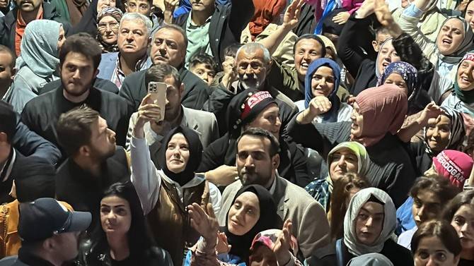 Cumhurbaşkanı Erdoğan'ın seçim başarısı Rize'de kutlanıyor 24