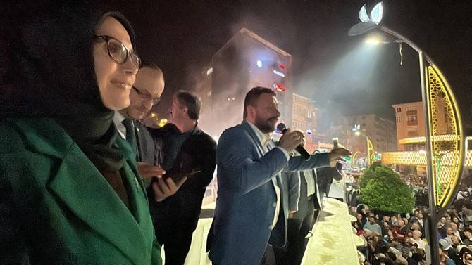 Cumhurbaşkanı Erdoğan'ın seçim başarısı Rize'de kutlanıyor 25