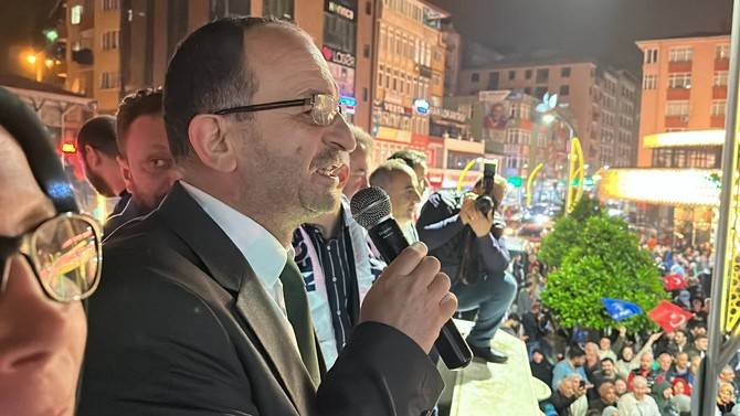 Cumhurbaşkanı Erdoğan'ın seçim başarısı Rize'de kutlanıyor 32
