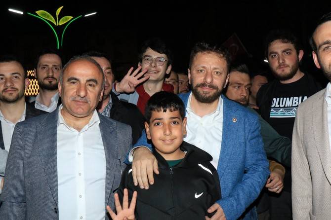 Cumhurbaşkanı Erdoğan'ın seçim başarısı Rize'de kutlanıyor 45