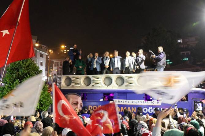Cumhurbaşkanı Erdoğan'ın seçim başarısı Rize'de kutlanıyor 47