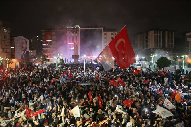 Cumhurbaşkanı Erdoğan'ın seçim başarısı Rize'de kutlanıyor 50