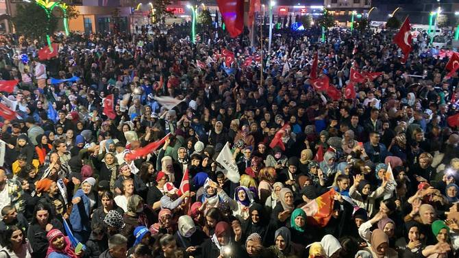 Cumhurbaşkanı Erdoğan'ın seçim başarısı Rize'de kutlanıyor 53