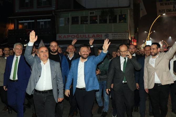 Cumhurbaşkanı Erdoğan'ın seçim başarısı Rize'de kutlanıyor 56