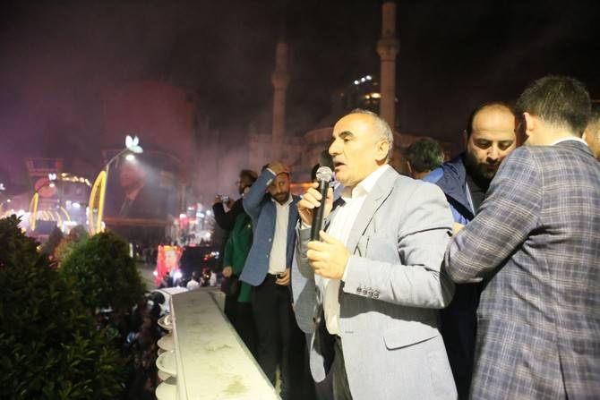 Cumhurbaşkanı Erdoğan'ın seçim başarısı Rize'de kutlanıyor 6