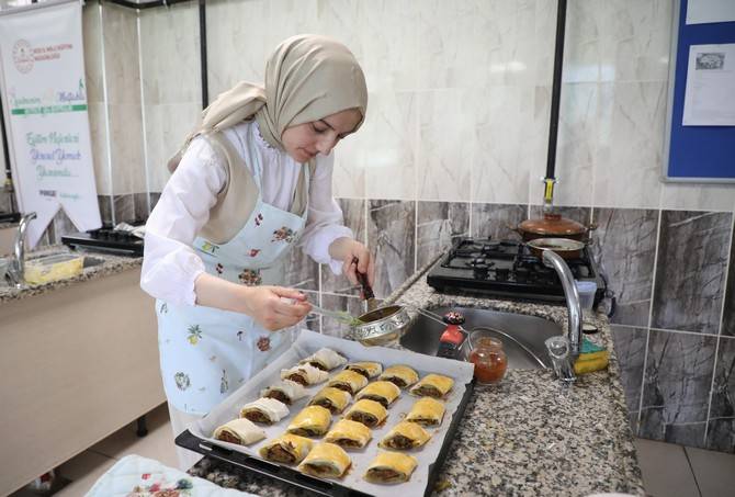 Rize'de öğretmenler yaptıkları yemeklerle yarıştı 1