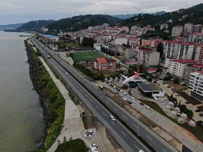 Pistten çıkan uçak pide salonu olarak hizmet vermeye başladı 6