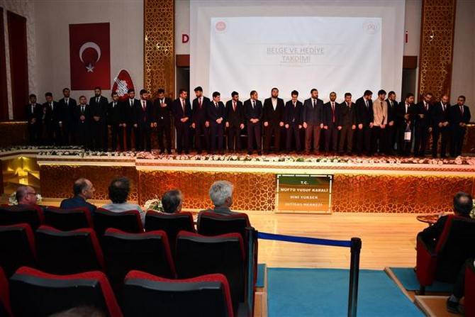 Rize Müftü Yusuf Karali Dini Yüksek İhtisas Merkezi'nde mezuniyet töreni düzenlendi 1