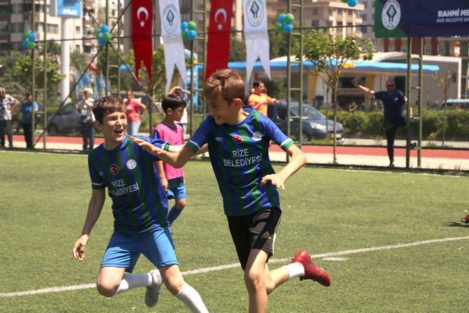 Rize Belediyesi Mahalleler Çocuk Futbol Turnuvası ve Şöleni Tamamlandı 2
