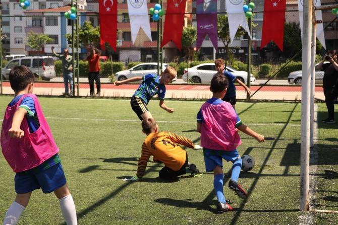 Rize Belediyesi Mahalleler Çocuk Futbol Turnuvası ve Şöleni Tamamlandı 29