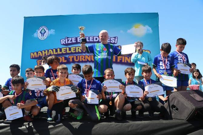 Rize Belediyesi Mahalleler Çocuk Futbol Turnuvası ve Şöleni Tamamlandı 5