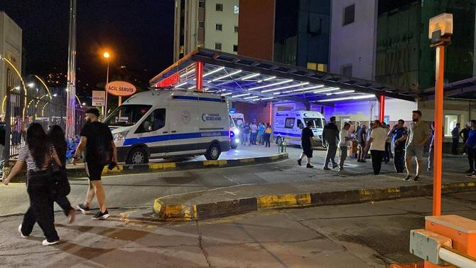 Rize Devlet Hastanesinde Silahlı Olay 5 Yaralı 15