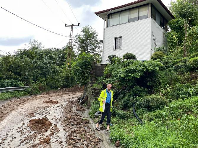 Rize'de şiddetli yağış nedeniyle 8 ev tedbir amacıyla boşaltıldı 14