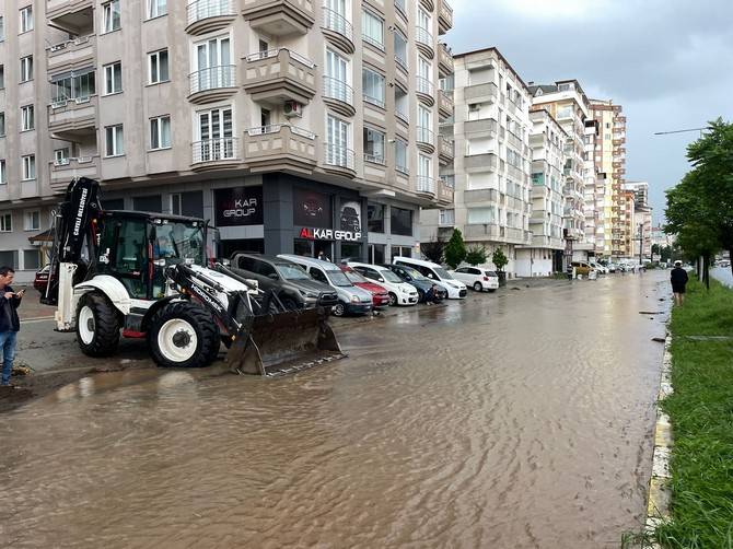 Rize'de şiddetli yağış nedeniyle 8 ev tedbir amacıyla boşaltıldı 5