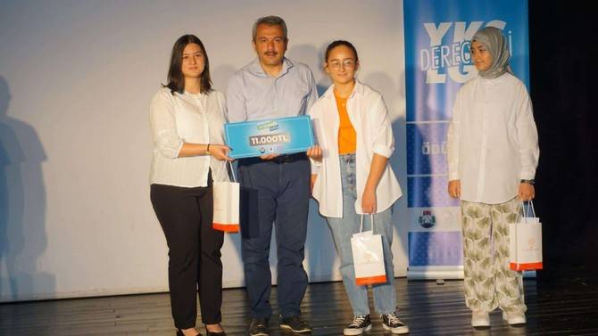LGS ve YKS'de Rize'de Dereceye Giren Öğrenciler İçin Ödül Töreni Düzenlendi 2