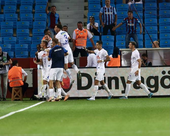 Trabzonspor-Çaykur Rizespor maçından kareler 17