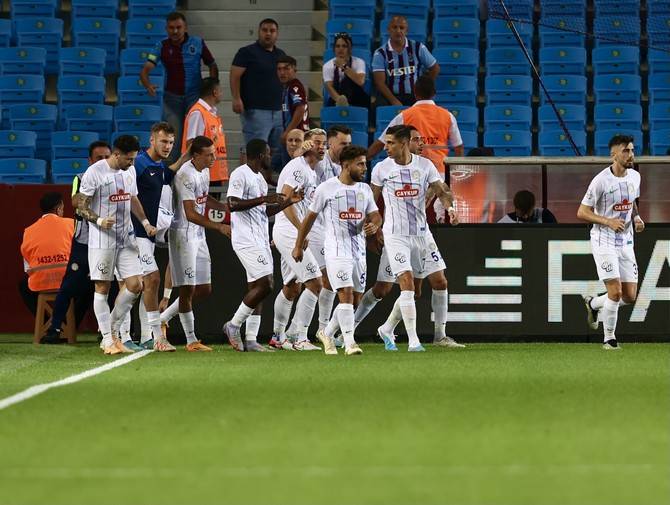 Trabzonspor-Çaykur Rizespor maçından kareler 18