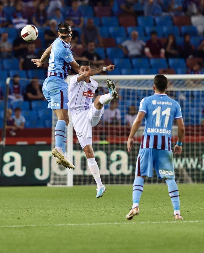 Trabzonspor-Çaykur Rizespor maçından kareler 23